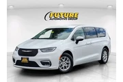 $22988 : Chrysler Pacifica 2023 Touri thumbnail