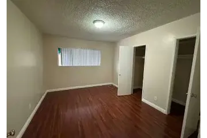 $1895 : Available 2Bedroom Apt  in LA image 7