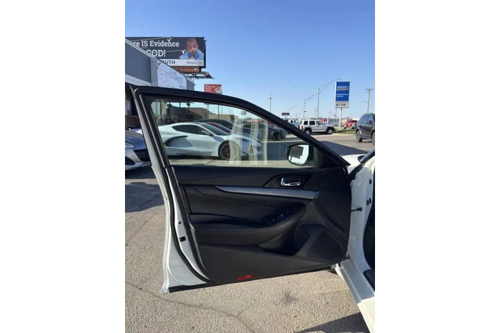 $13750 : 2016 Maxima 3.5 SV image 6