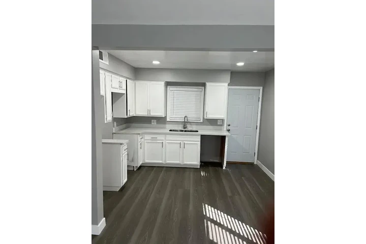 $800 : Beautiful Home..San Bernardino image 6