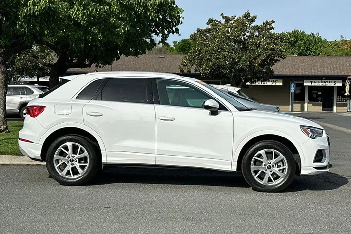 $27400 : Audi Q3 2023 AWD quattro Pre image 7