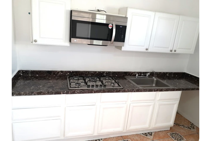 $1100 : Estudio tipo apartamento image 5
