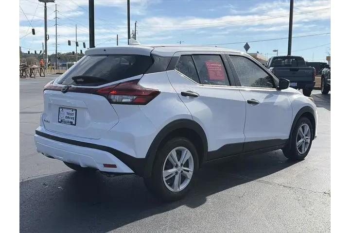 $17499 : Nissan Kicks 2024 S 4dr Cros image 5