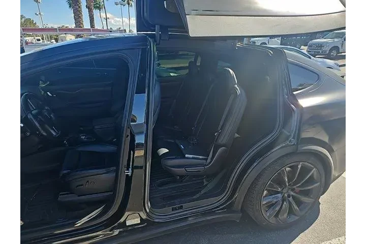 $35187 : Tesla Model X 2020 AWD Long image 2