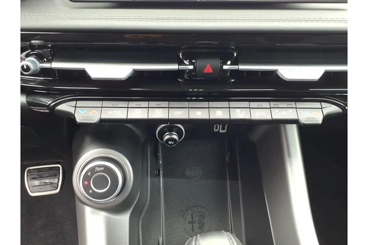 $22901 : Alfa Romeo Tonale Hybrid 202 image 8