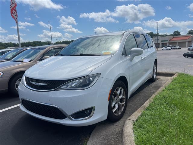 $14990 : PRE-OWNED 2018 CHRYSLER PACIF image 5