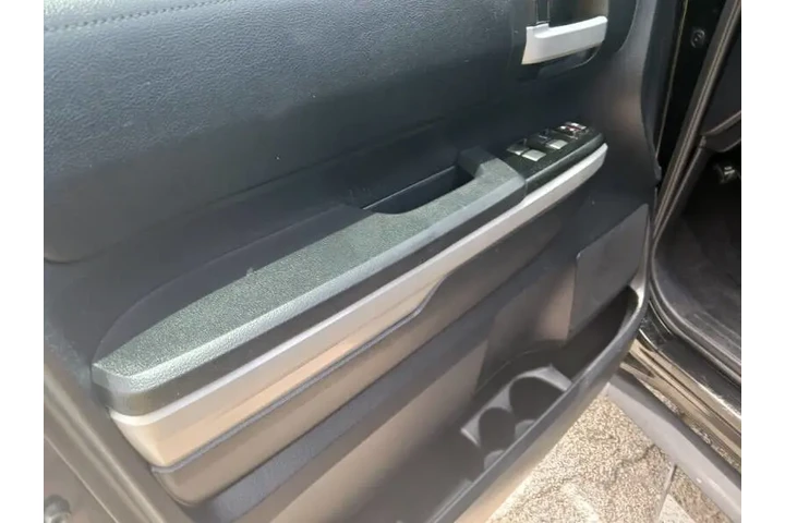 $29500 : 2018 Tundra SR5 image 4