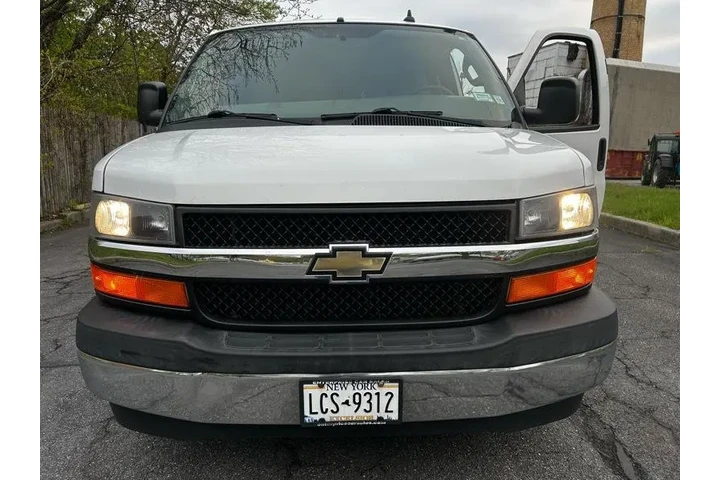 $18999 : 2017 Express LT 3500 Extended image 7