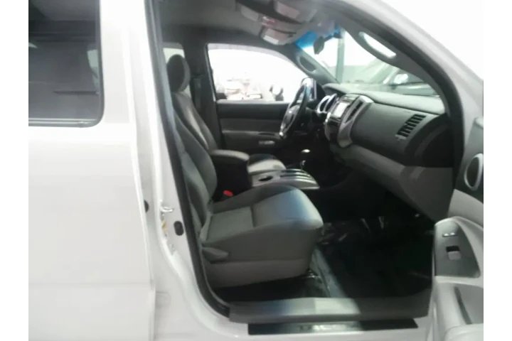 $141000 : TOYOTA TACOMA ** 2014 image 2