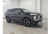 $24797 : Mitsubishi Outlander 2024 SE thumbnail