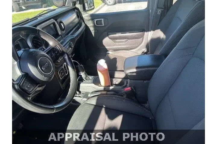 $26134 : Jeep Wrangler Unlimited 2021 image 4