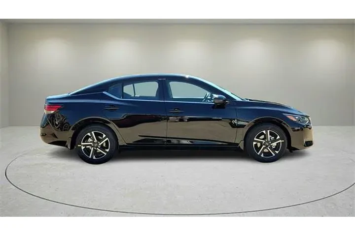 $18543 : Nissan Sentra 2025 SV 4dr Se image 8