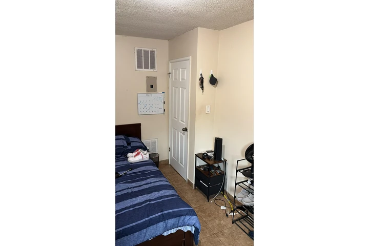 $825 : Rento cuarto para una persona image 2