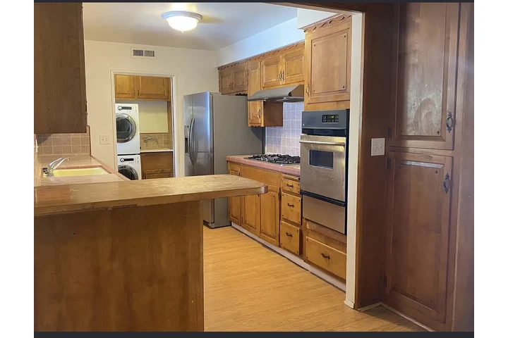 $1700 : 3 / 2 Estas casas Orange, CA image 2