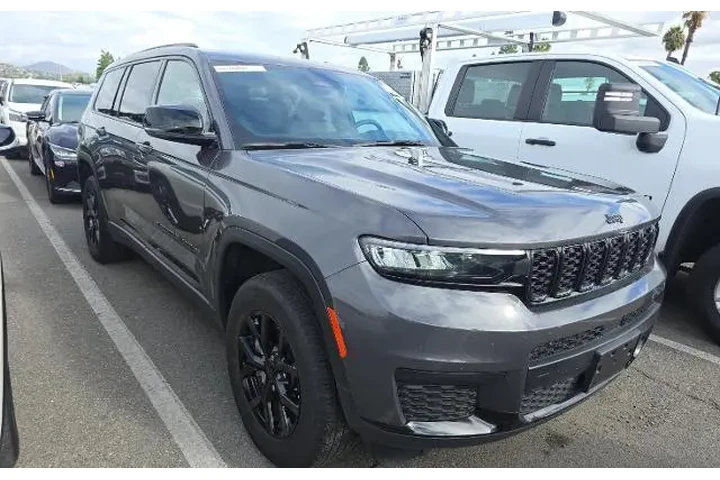 $31995 : Jeep Grand Cherokee L 2024 4 image 1