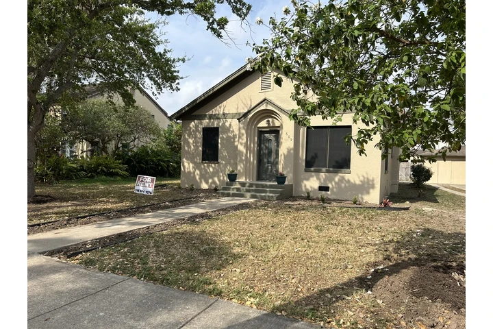 $1700 : Historic House for Rent image 1