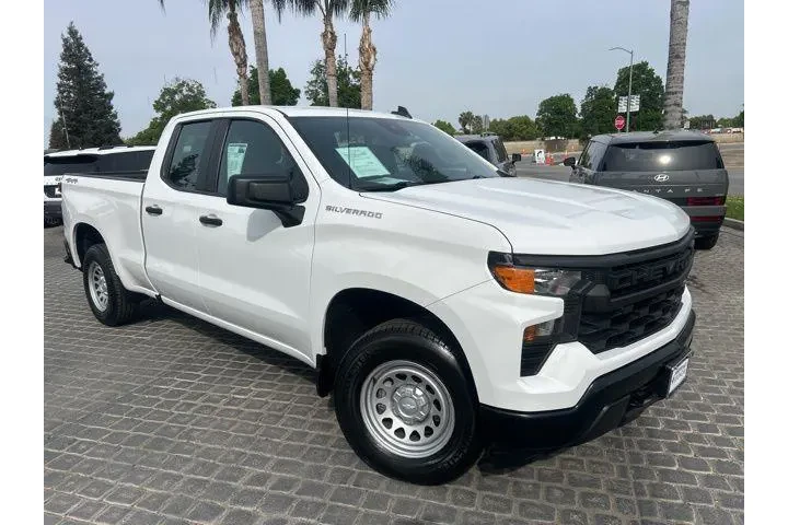 $31995 : Chevrolet Silverado 1500 202 image 1