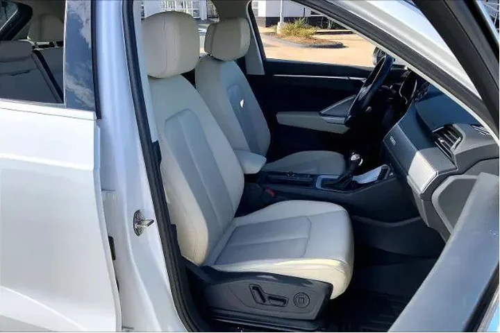 $25024 : Audi Q3 2022 AWD quattro S l image 8