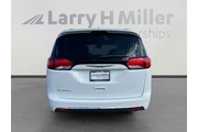 Chrysler Pacifica 2019 Touri thumbnail