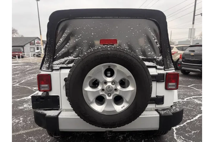 $16499 : 2013 Wrangler Unlimited Sahara image 10
