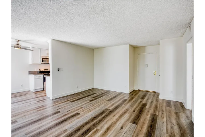 $1450 : 1bed and 1bath for rent image 2