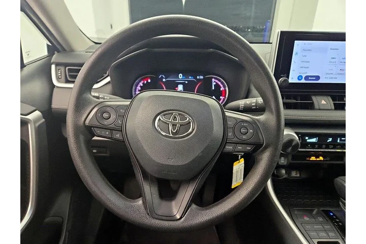 $27998 : Toyota RAV4 2024 AWD LE 4dr image 10
