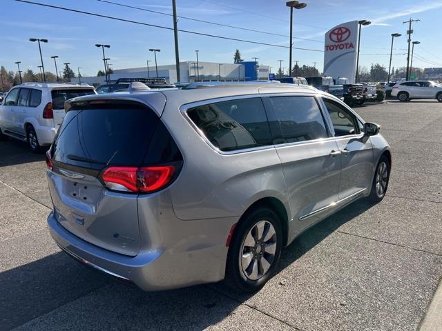 $26490 : 2018  Pacifica Hybrid Limited image 6