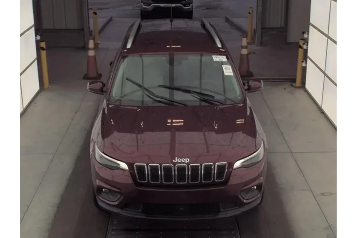 $20993 : Jeep Cherokee 2021 4x4 Latit image 2