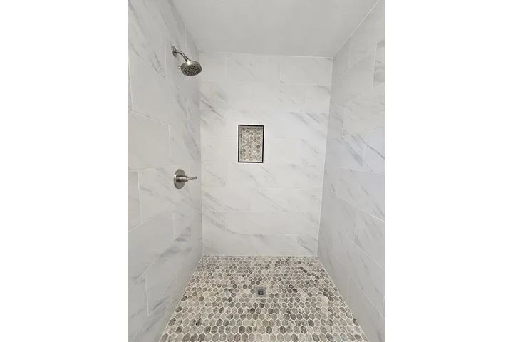 $1290 : Single story with 3 bedrooms image 2