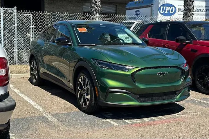 $29995 : Ford Mustang Mach-E 2024 Sel image 2