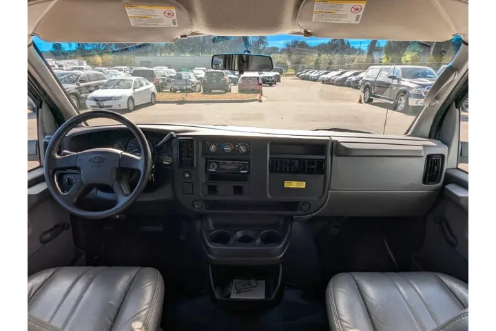 $12975 : 2004 Express 1500 image 4