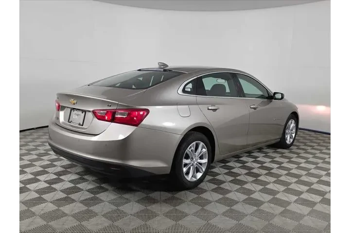 $19787 : Chevrolet Malibu 2024 LT 4dr image 8