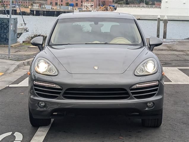 $15988 : 2013 Cayenne Diesel image 3