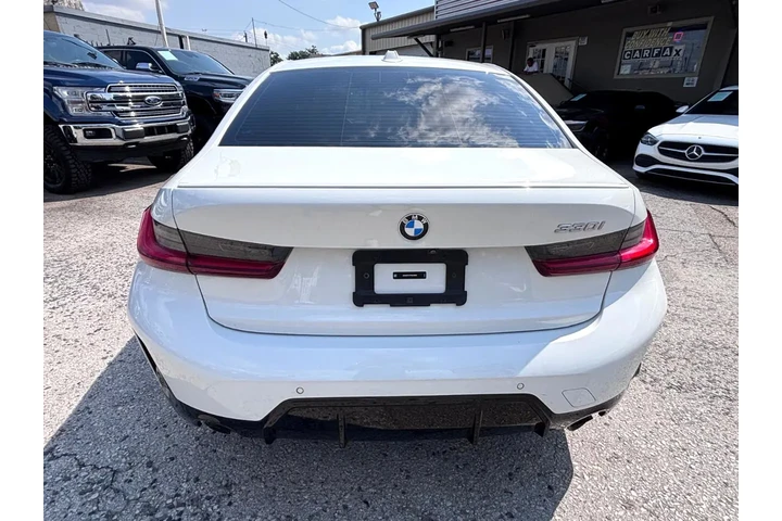 2023 BMW 330i 330i MSPORT image 4