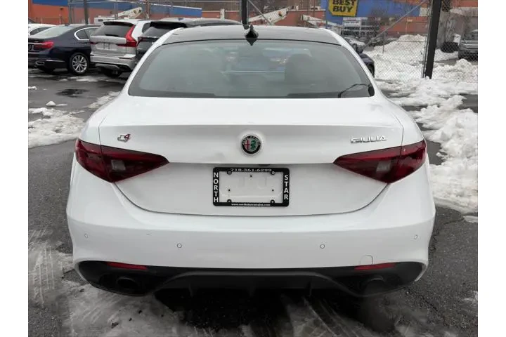$24495 : Alfa Romeo Giulia 2022 AWD T image 5