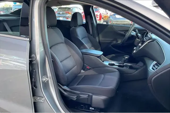 $18220 : Chevrolet Malibu 2024 LT 4dr image 7