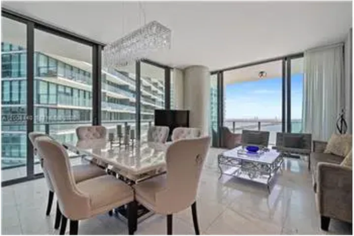 $11000 : Rental property with 3 bedro image 4
