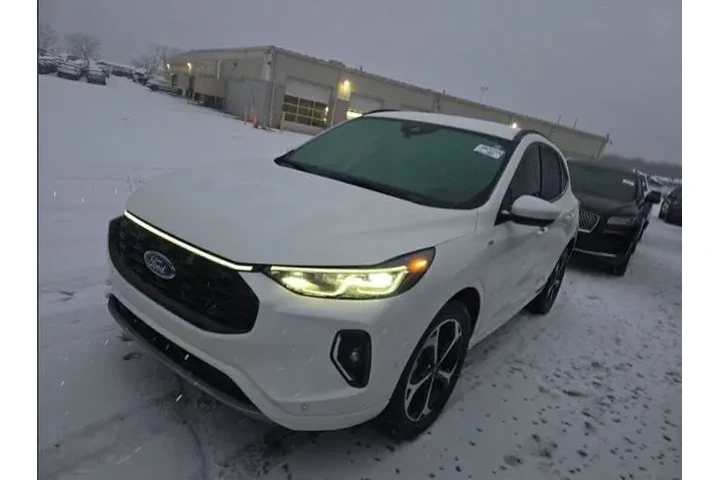 $28000 : Ford Escape 2023 AWD ST-Line image 2