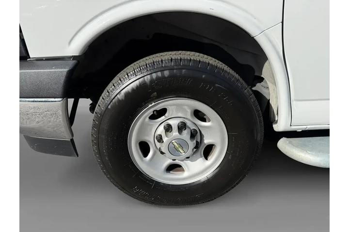 $30551 : Chevrolet Express 2024 2500 image 9