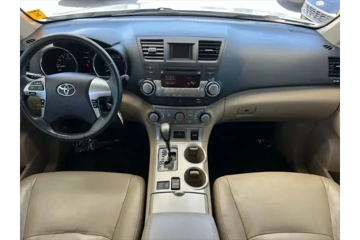 $9799 : Toyota Highlander 2012 SE 4d image 4