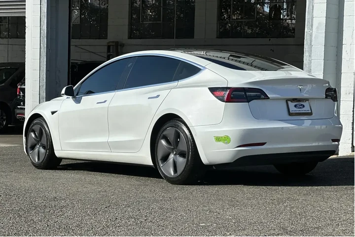 $17900 : Tesla Model 3 2020 Standard image 6