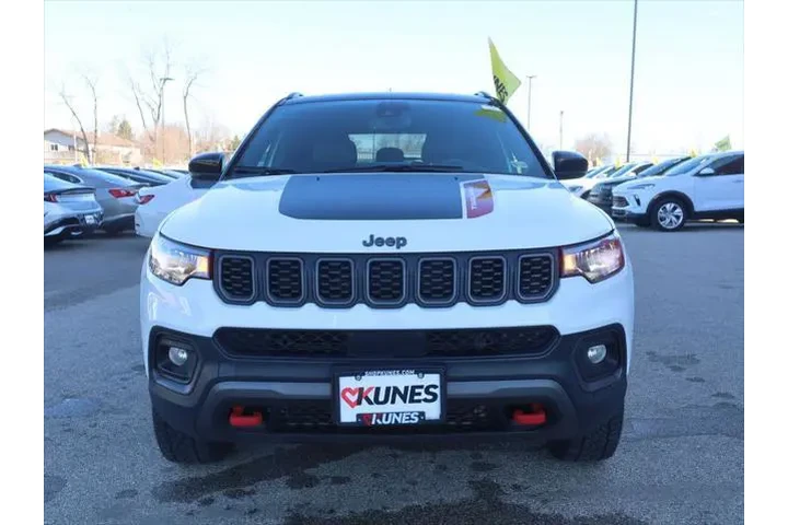 $23677 : Jeep Compass 2025 4x4 Trailh image 3