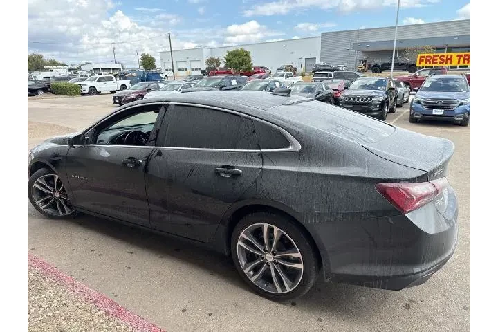 $22068 : Chevrolet Malibu 2023 LT 4dr image 3