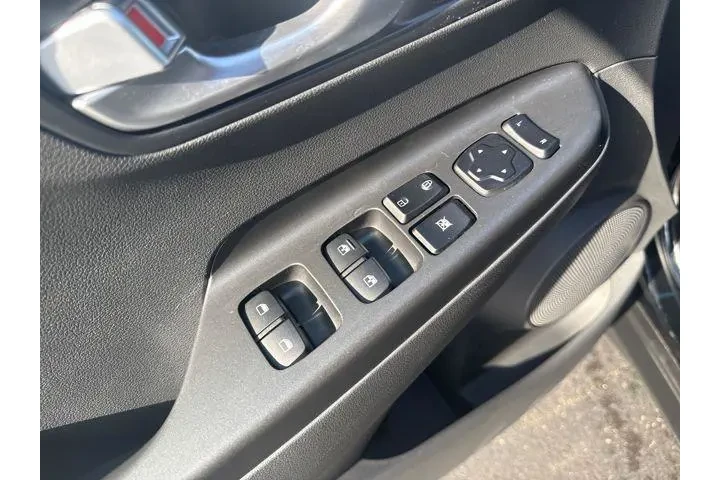 $21905 : Hyundai KONA 2023 AWD SEL 4d image 10