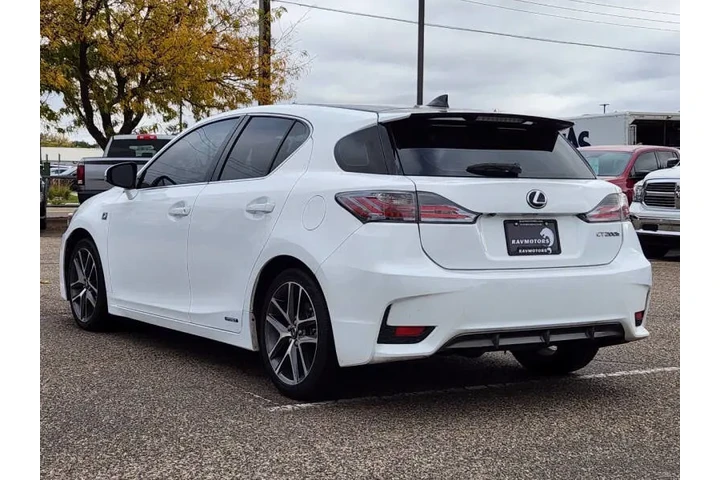 $12744 : 2014 CT 200h image 8