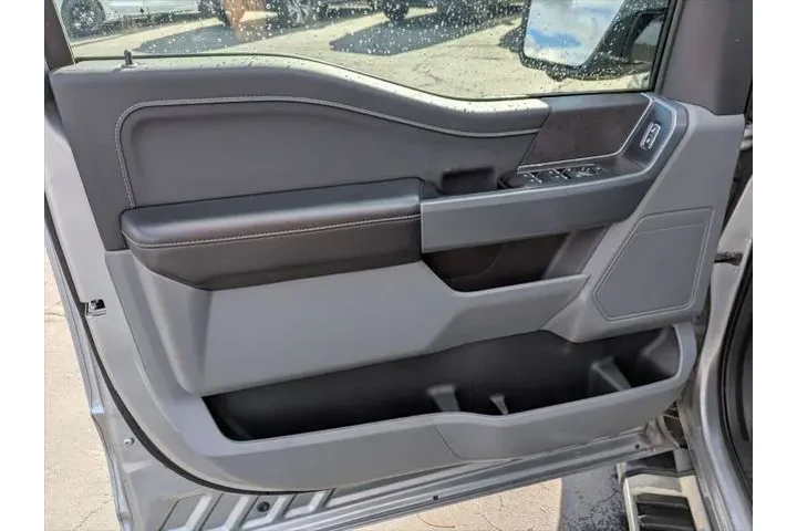 $37740 : Ford F-150 2024 4x4 XLT 4dr image 9