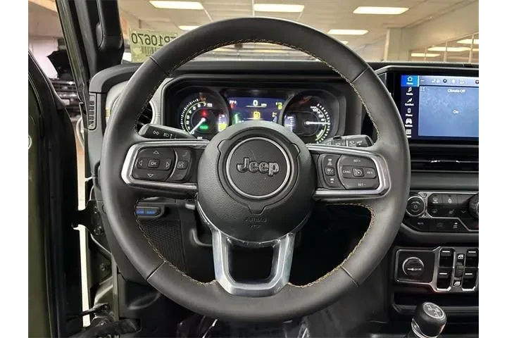 $32900 : Jeep Wrangler 2024 4x4 Sahar image 6