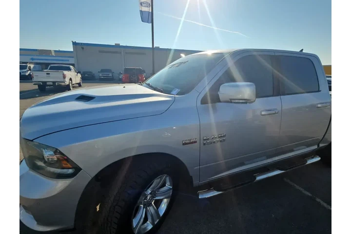 $17000 : Ram 1500 2014 4x2 Sport 4dr image 5