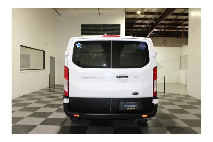 $33558 : Transit Passenger Wagon 2022 image 5