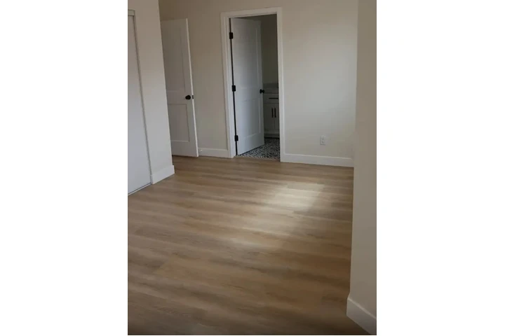 $2100 : 3Bed 2Bath Apt in LA for rent image 5